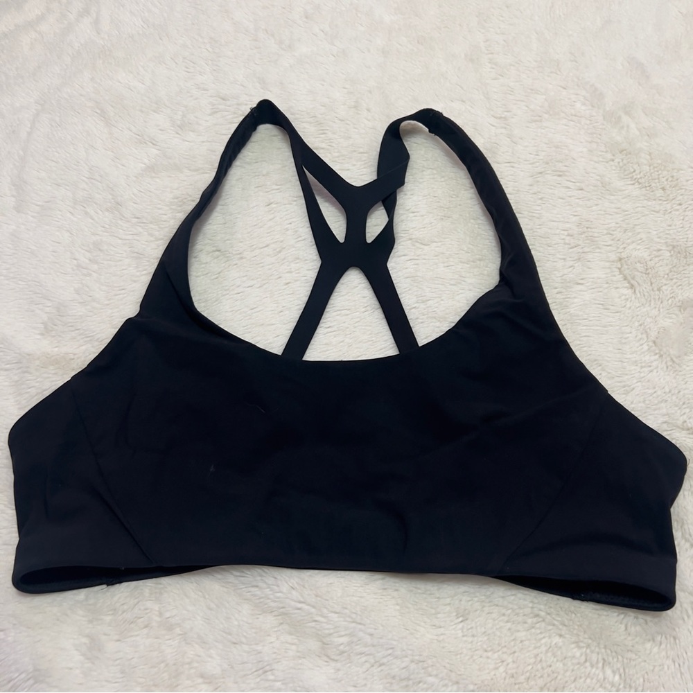 Black lululemon sports bra